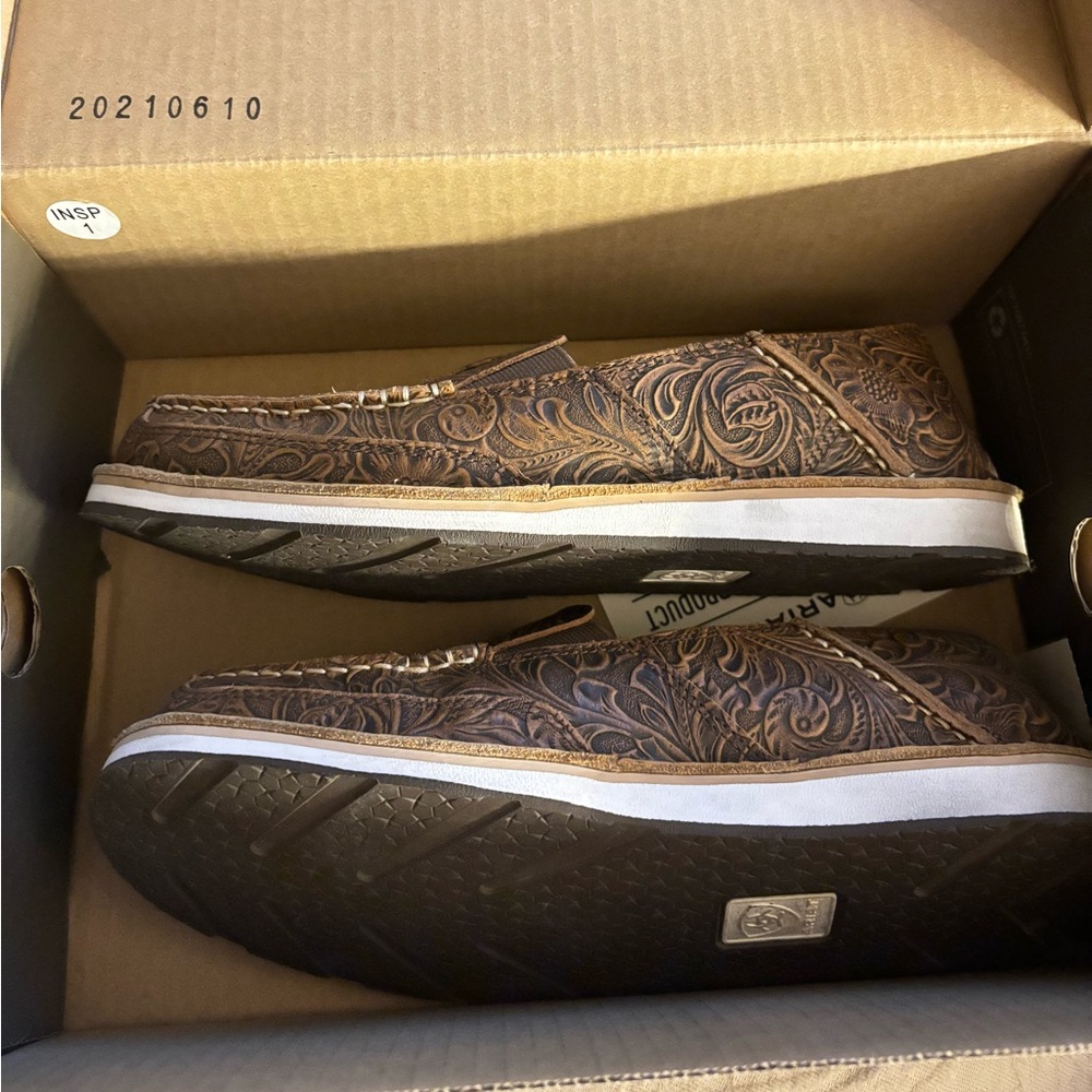 Ariat women's cruiser brown floral embossed casual shoes